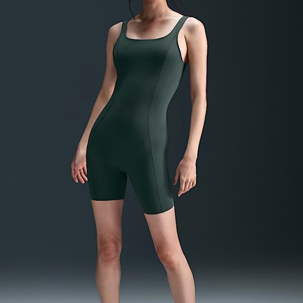 New Nike Zenvy Dri-FIT Short Vintage Green Bodysuit Women’s Size L FN3031-338